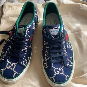 Gucci men’s tennis 1977 size 10 worn once ……